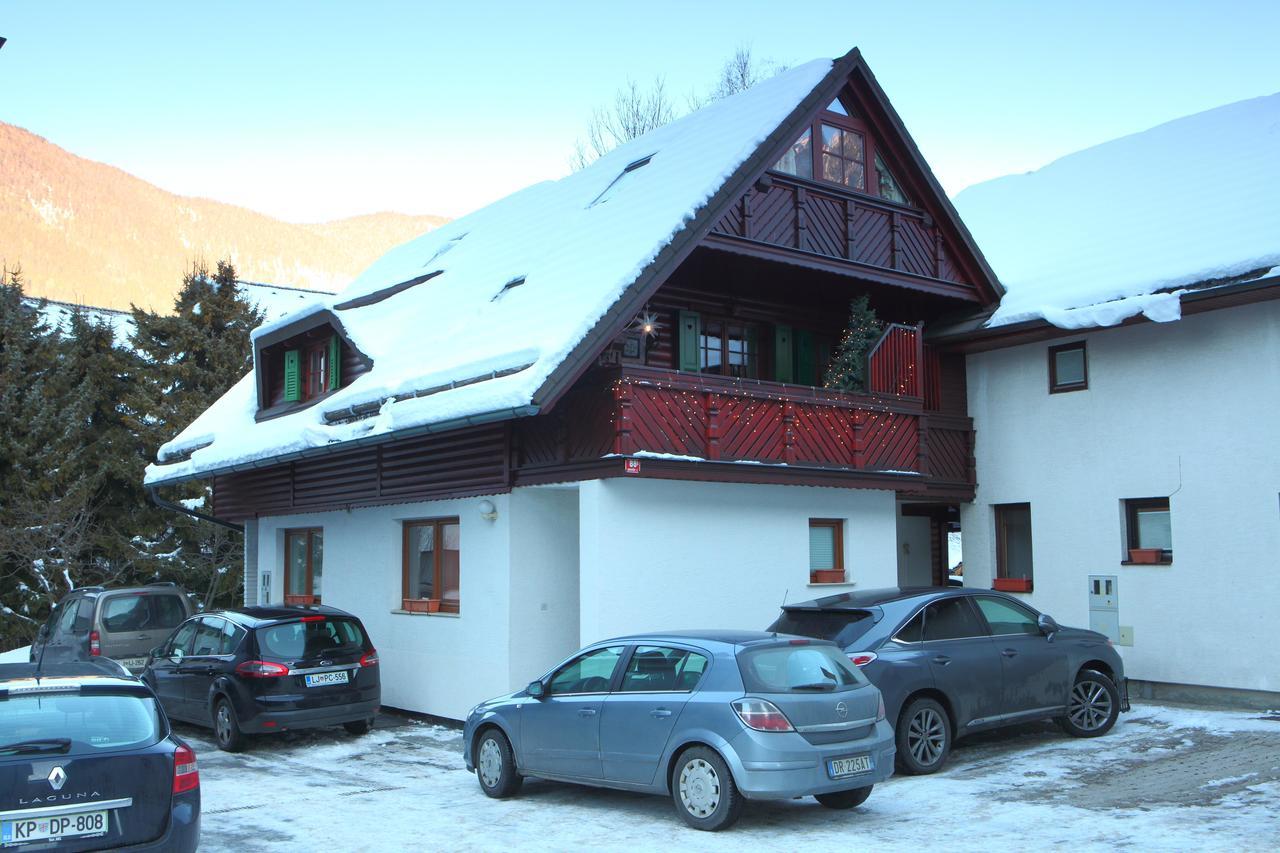 Apartments And Rooms Bernik Kranjska Gora Bagian luar foto